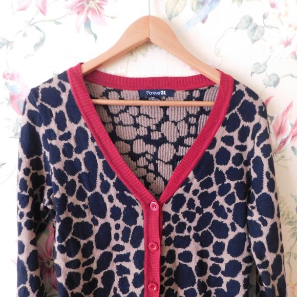 🦔🐾  Wild Leopard Cardigan - Picture 7 of 11